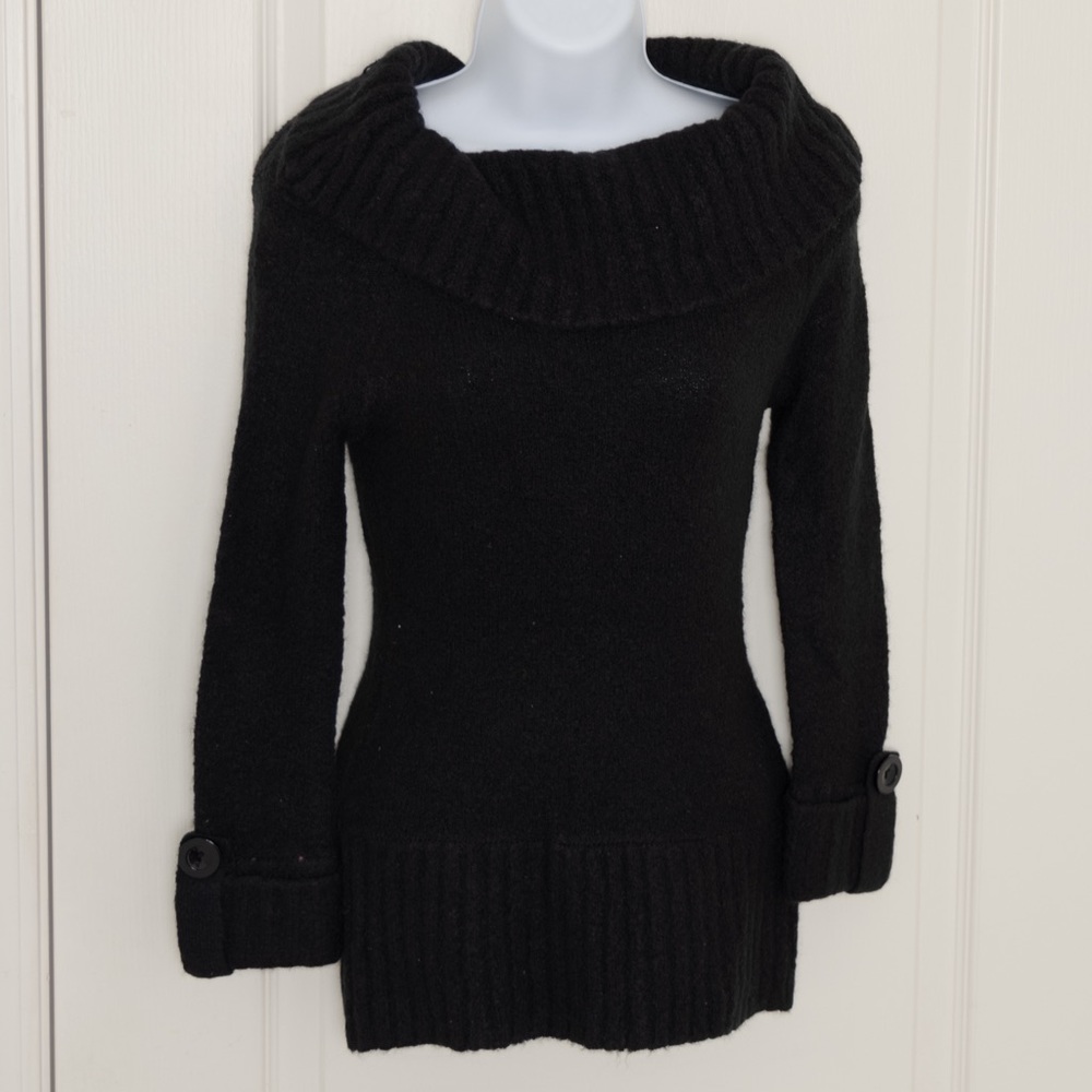 Max Off the shoulder black knitted sweater